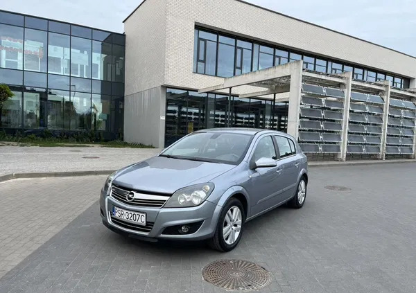 Opel Astra cena 14000 przebieg: 185000, rok produkcji 2009 z Poznań małe 277